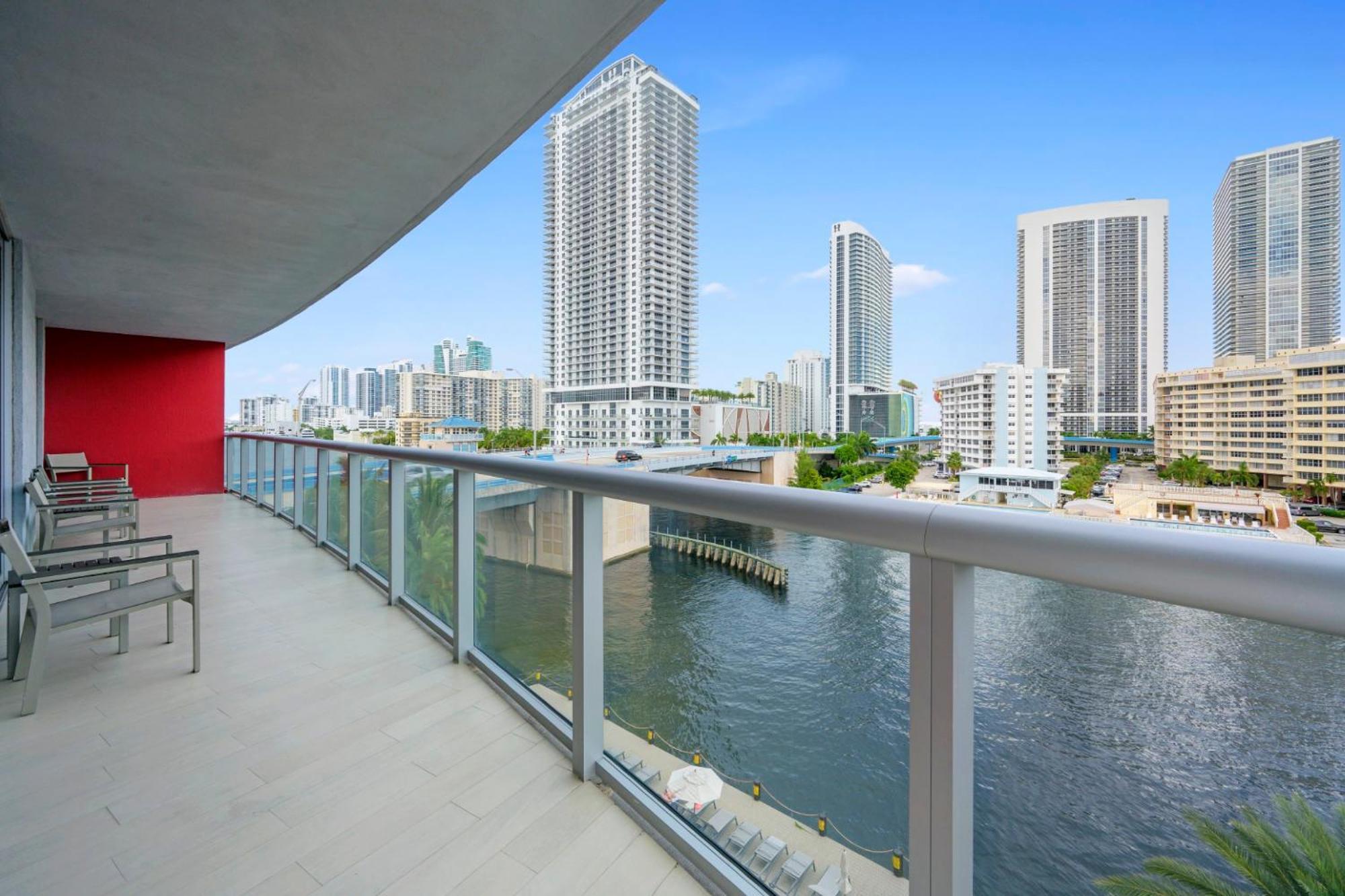 Hallandale Sky Water View Apartment Hallandale Beach Exterior photo