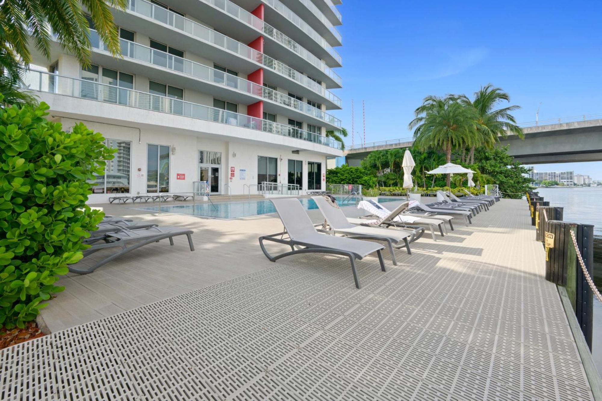 Hallandale Sky Water View Apartment Hallandale Beach Exterior photo