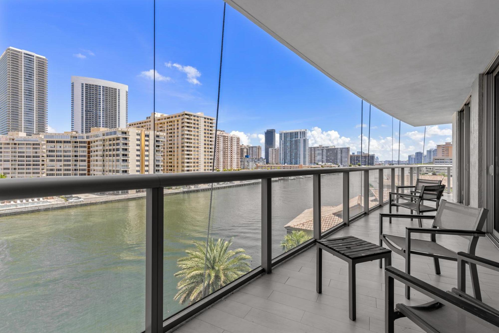 Hallandale Sky Water View Apartment Hallandale Beach Exterior photo