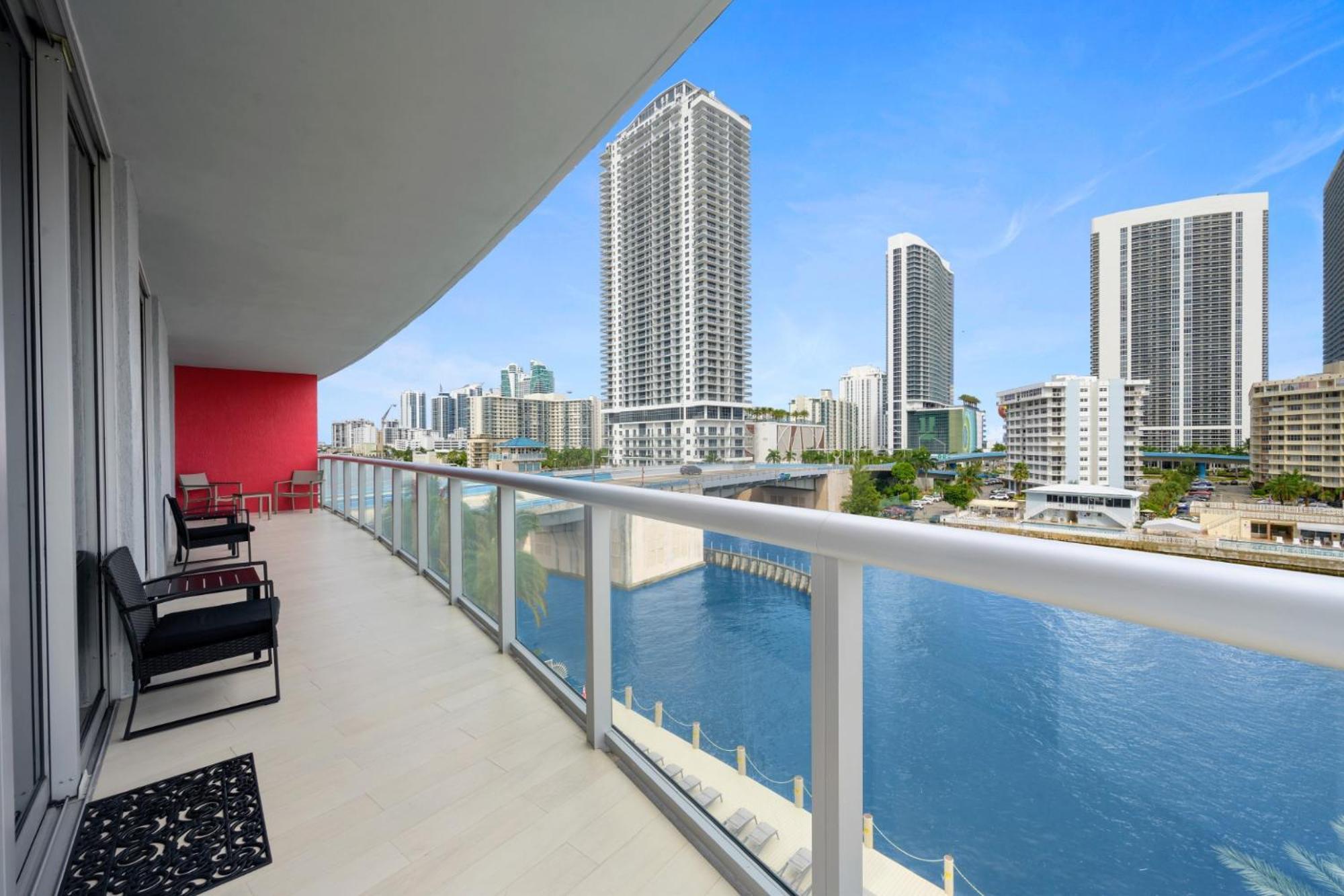 Hallandale Sky Water View Apartment Hallandale Beach Exterior photo