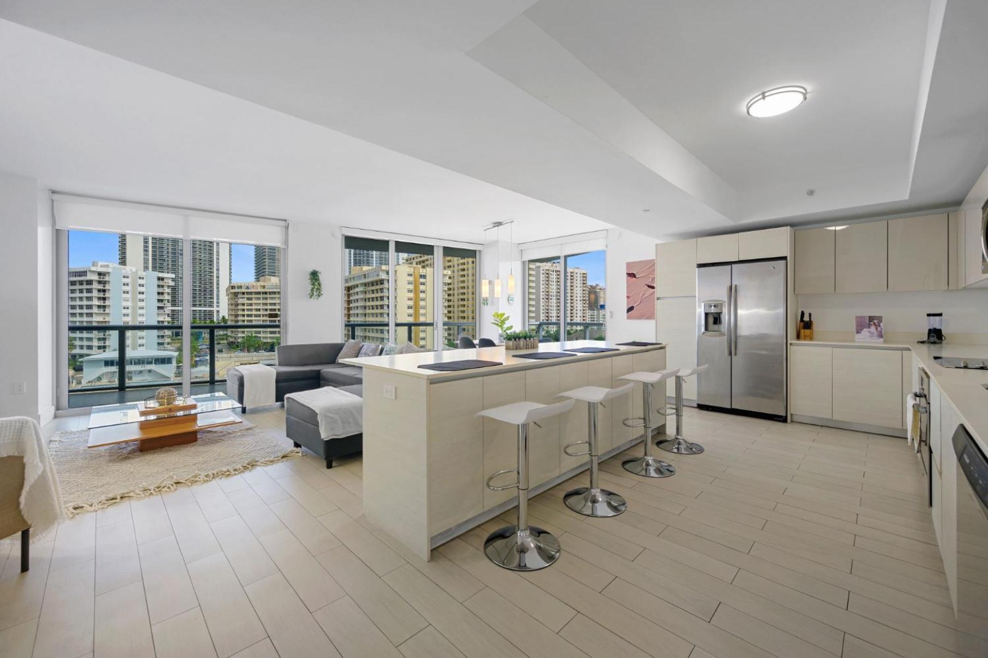 Hallandale Sky Water View Hallandale Beach Exterior photo